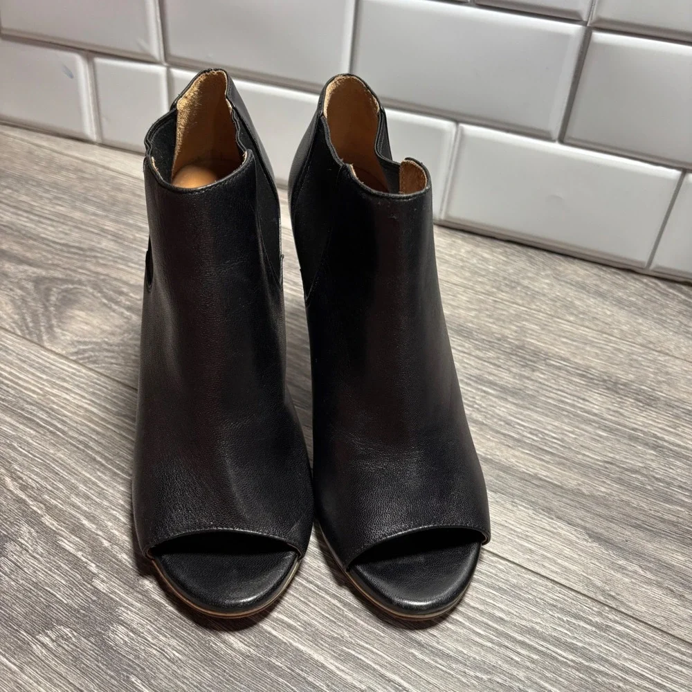 Coach Adrianna‎ Black Leather Peep Toe Bootie 6.5B